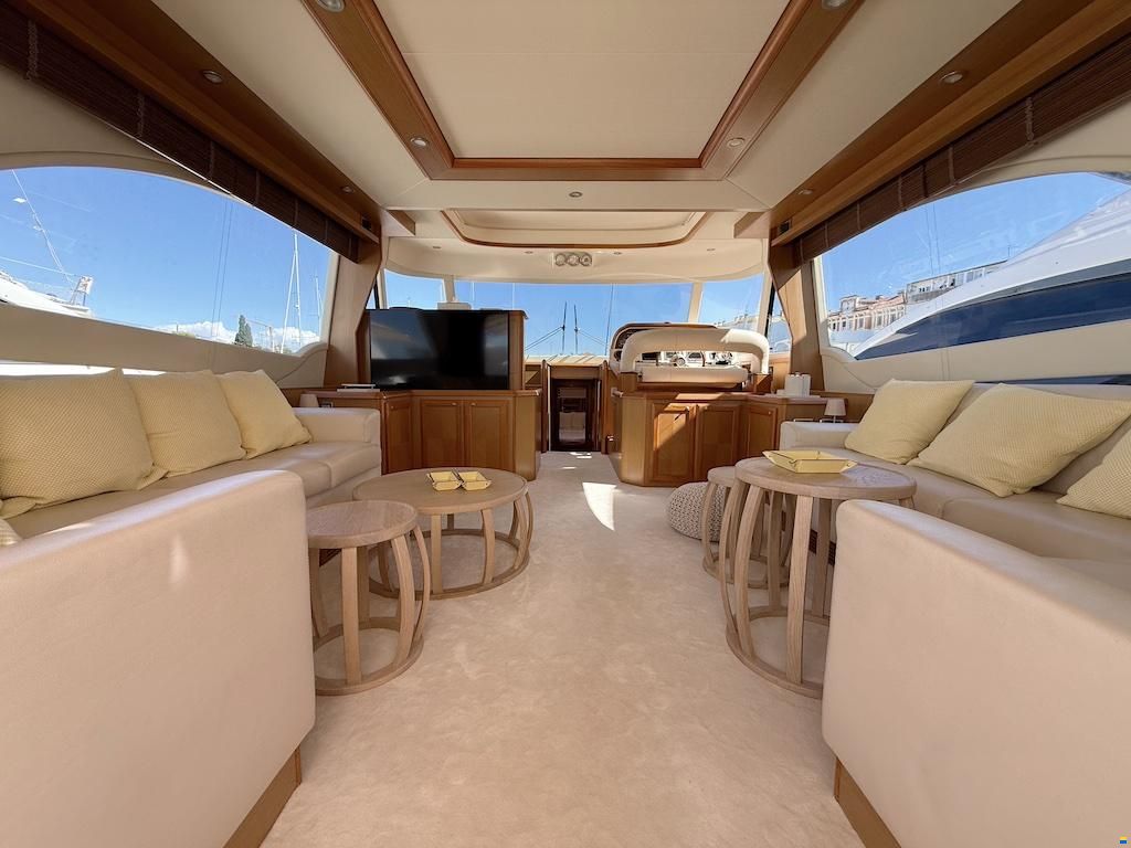 Mochi Craft Dolphin 64 Sun Top