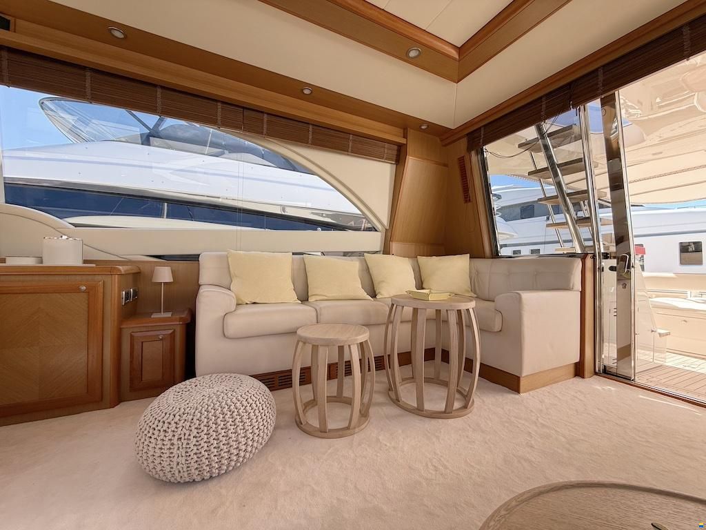 Mochi Craft Dolphin 64 Sun Top