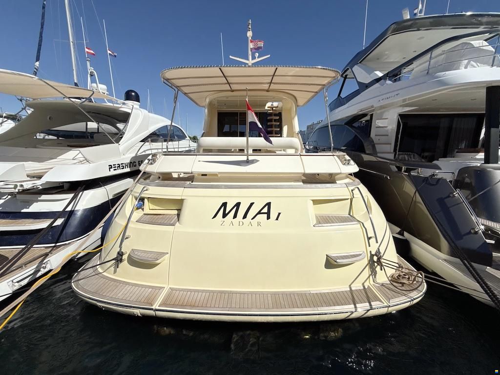 Mochi Craft Dolphin 64 Sun Top