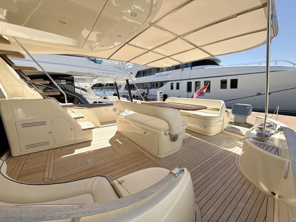 Mochi Craft Dolphin 64 Sun Top