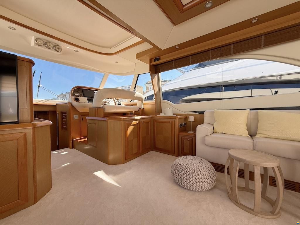 Mochi Craft Dolphin 64 Sun Top