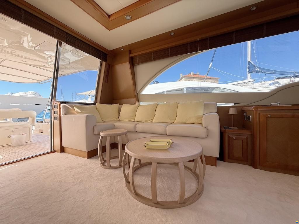 Mochi Craft Dolphin 64 Sun Top