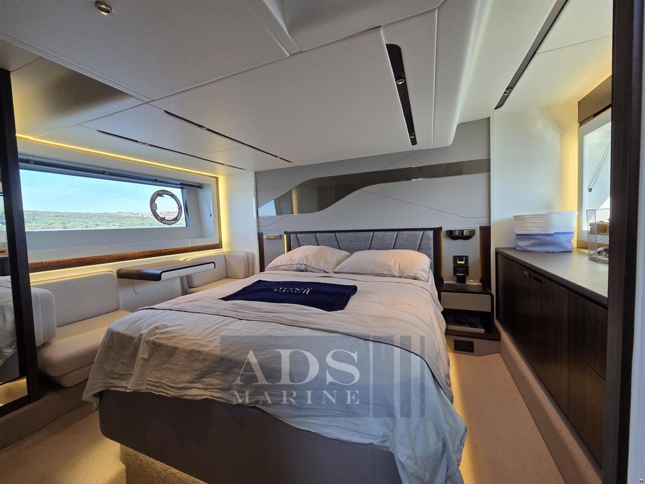 Sunseeker Predator 55 EVO