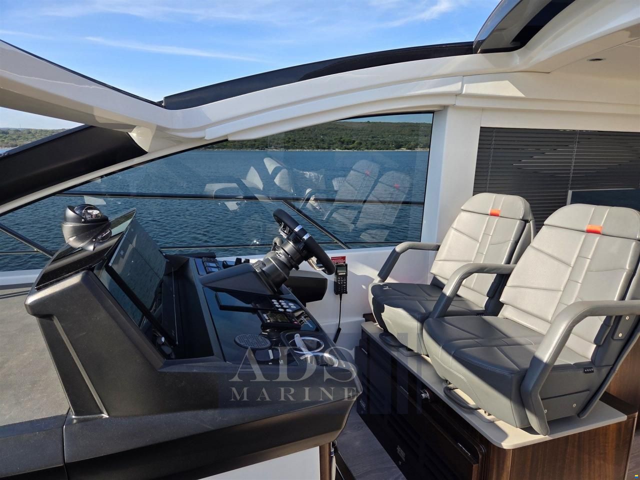 Sunseeker Predator 55 EVO