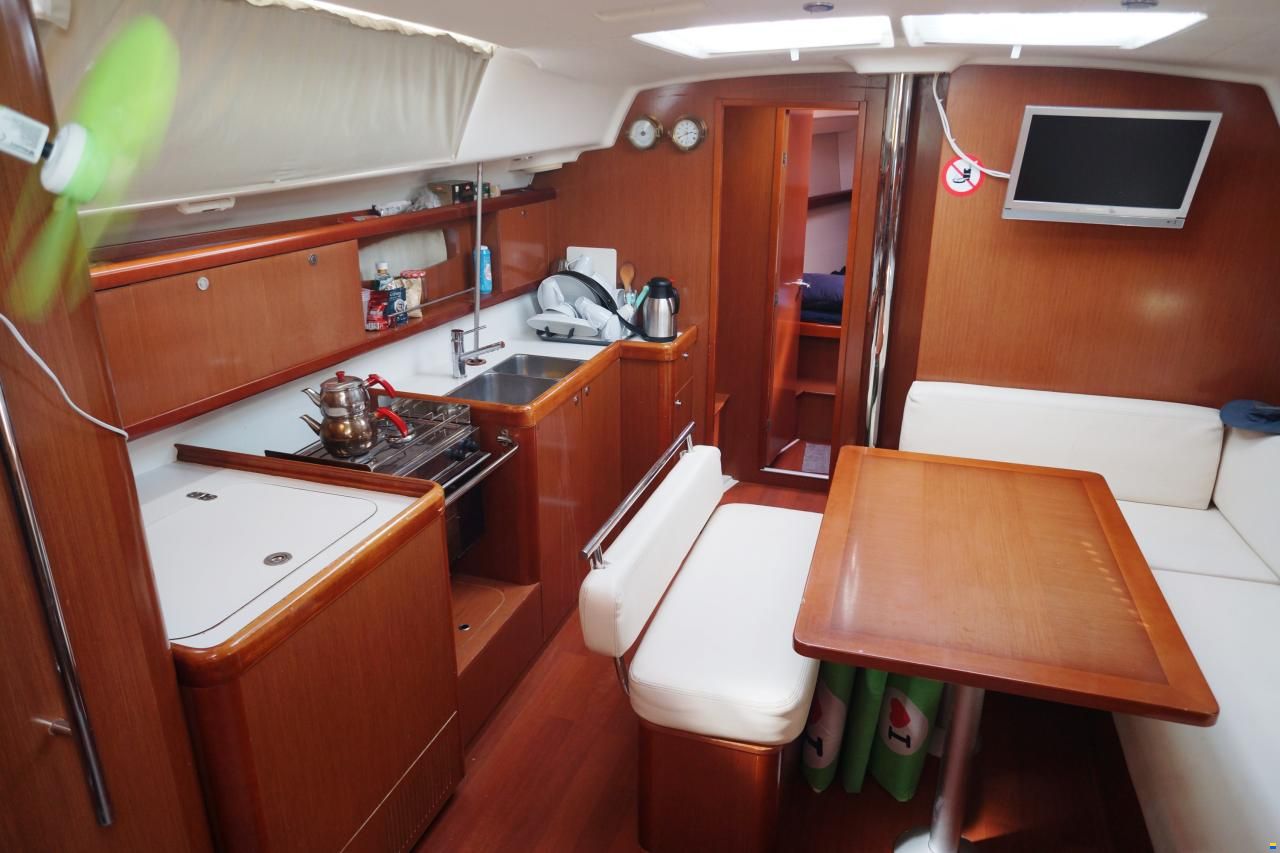 Beneteau OCEANIS 43