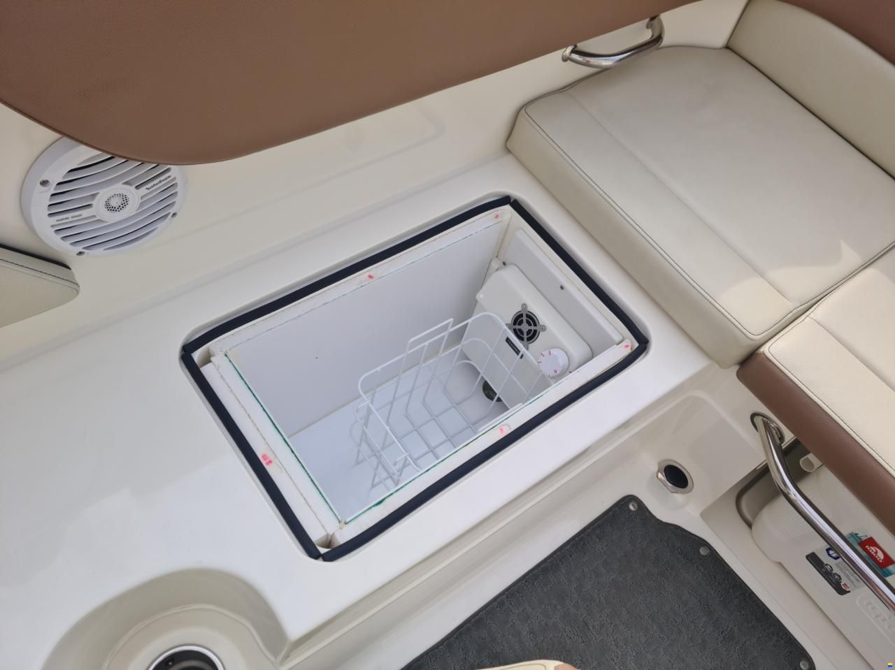 Sea Ray Sunsport 230 SPX