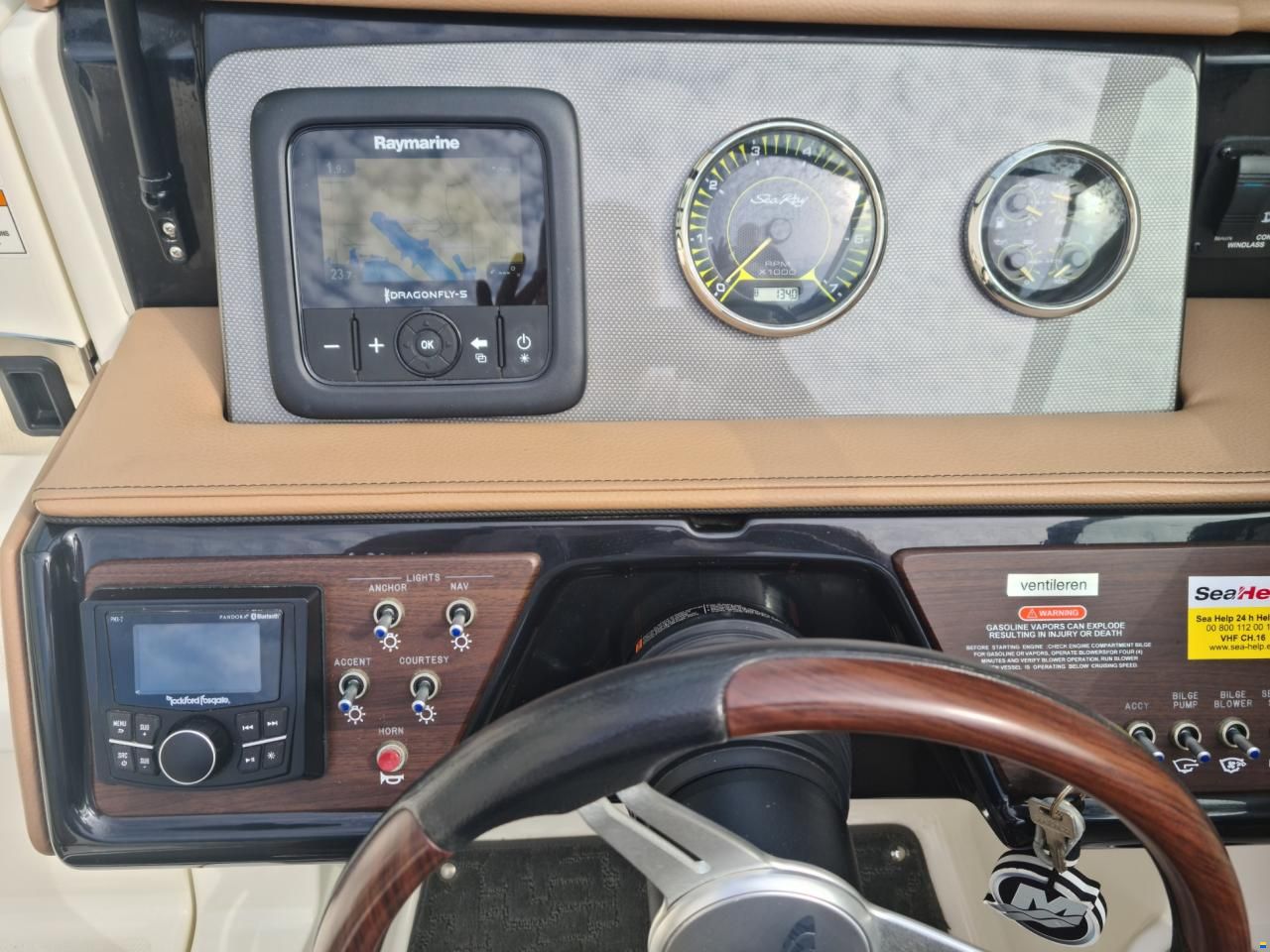 Sea Ray Sunsport 230 SPX