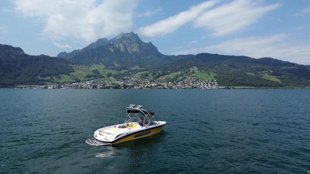 Correct Craft Super Air Nautique 210