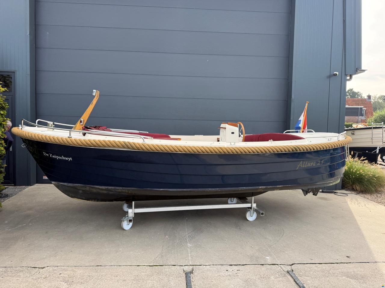 Crescent Allure 21