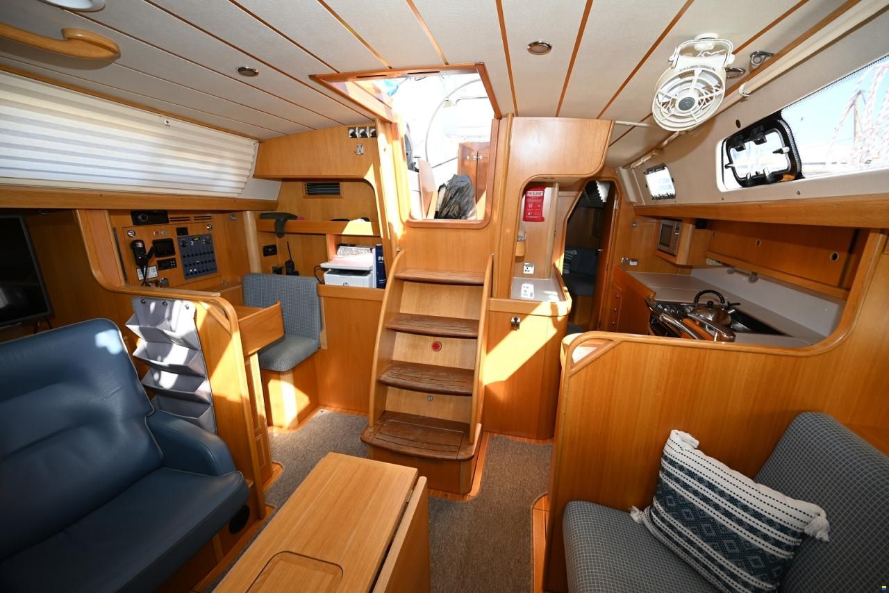 Hallberg-Rassy 44