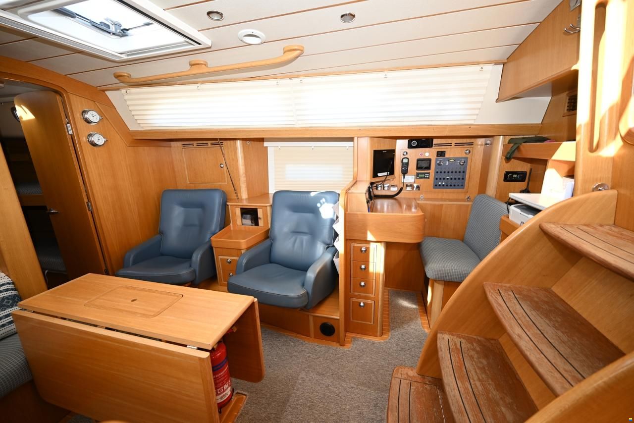Hallberg-Rassy 44