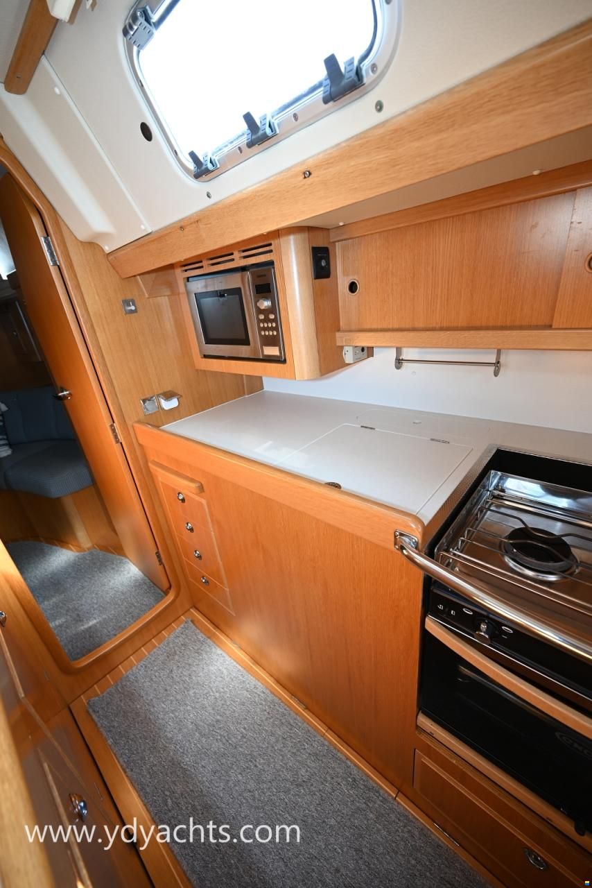 Hallberg-Rassy 44