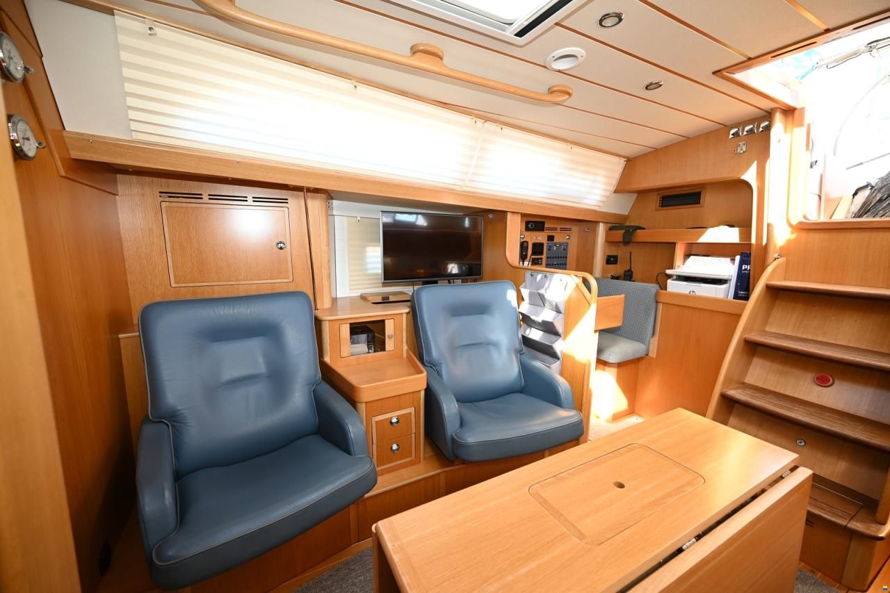 Hallberg-Rassy 44