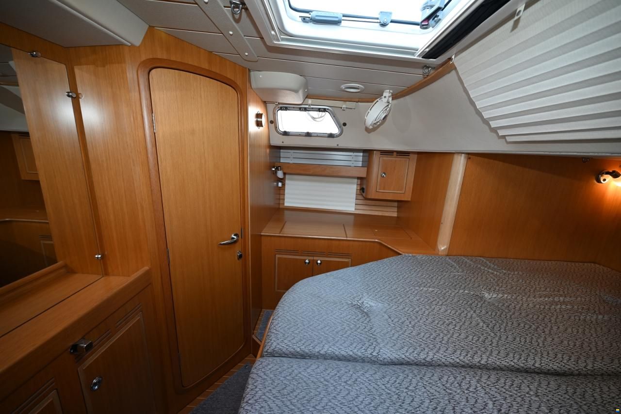 Hallberg-Rassy 44