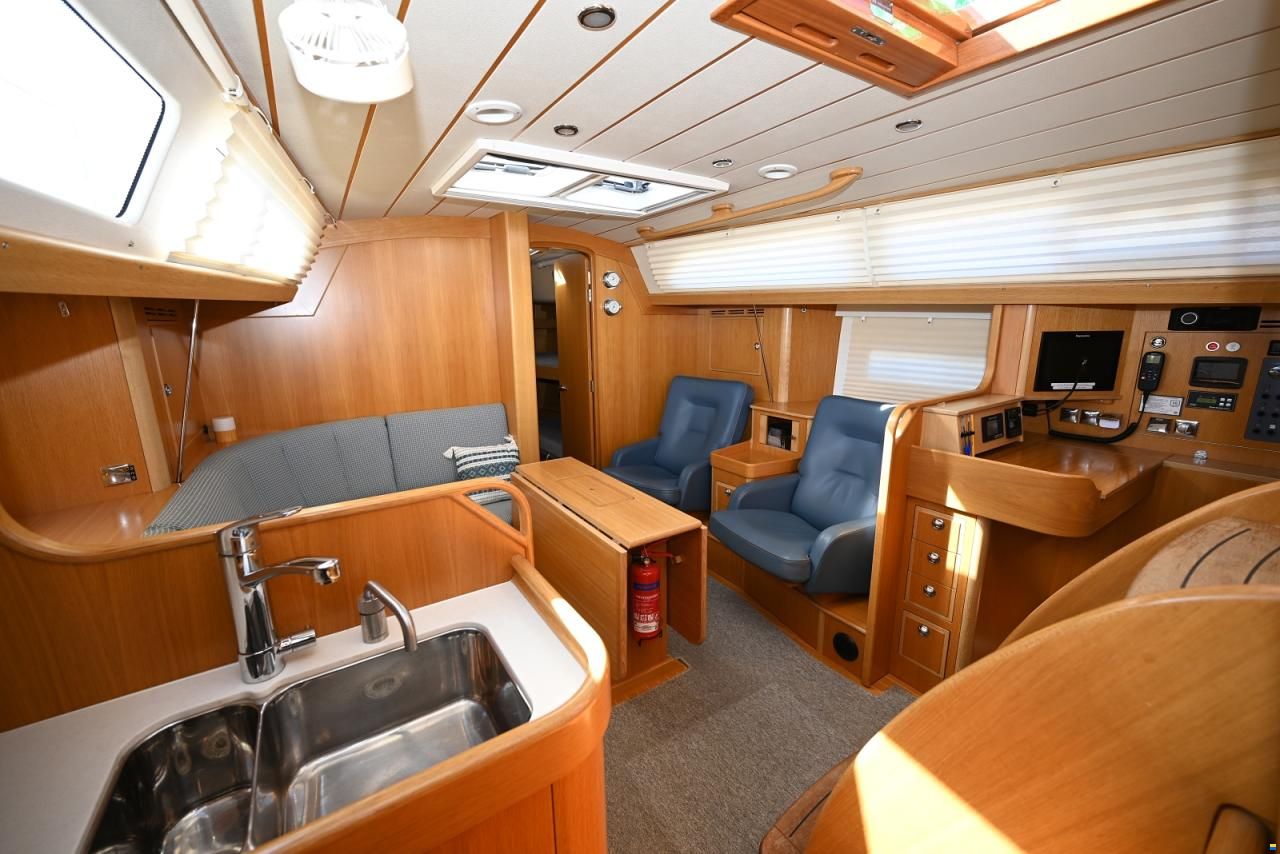 Hallberg-Rassy 44