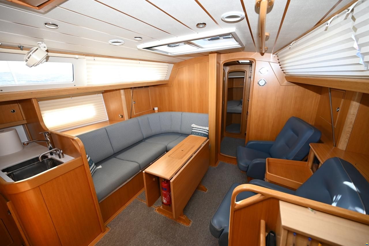 Hallberg-Rassy 44