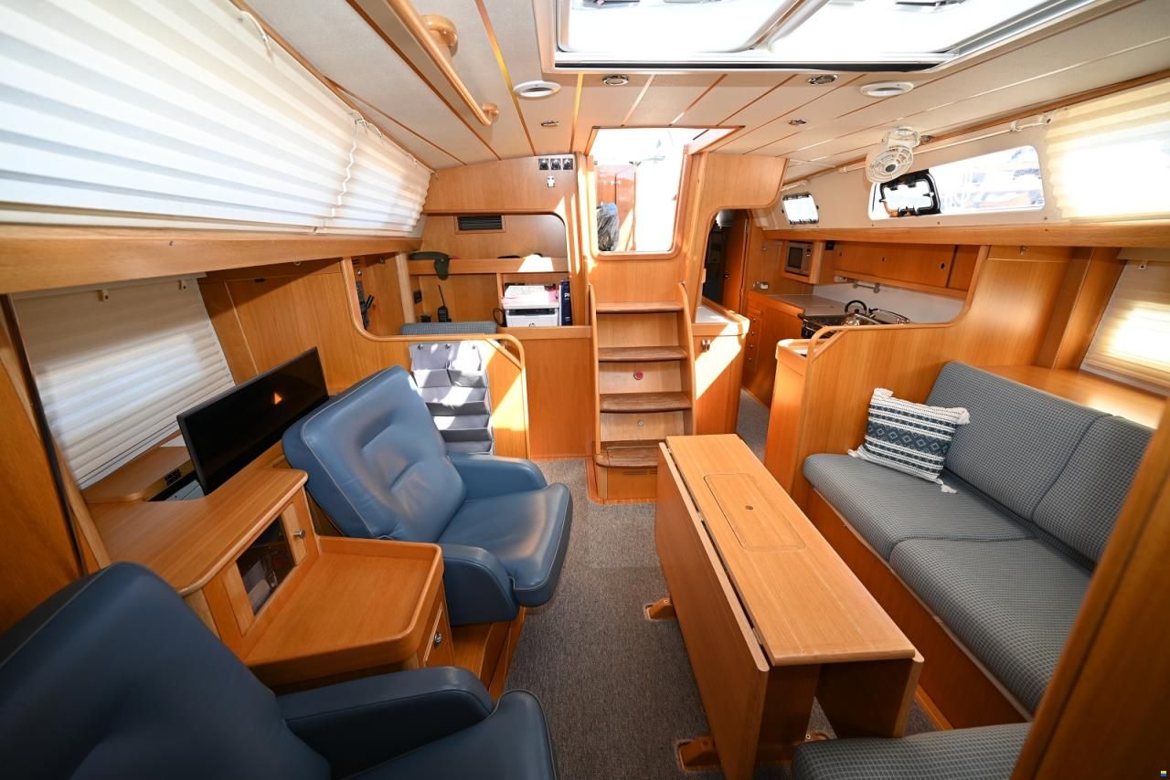 Hallberg-Rassy 44