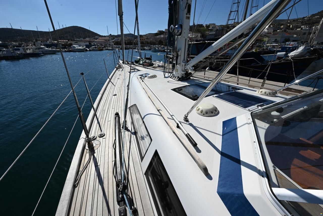 Hallberg-Rassy 44