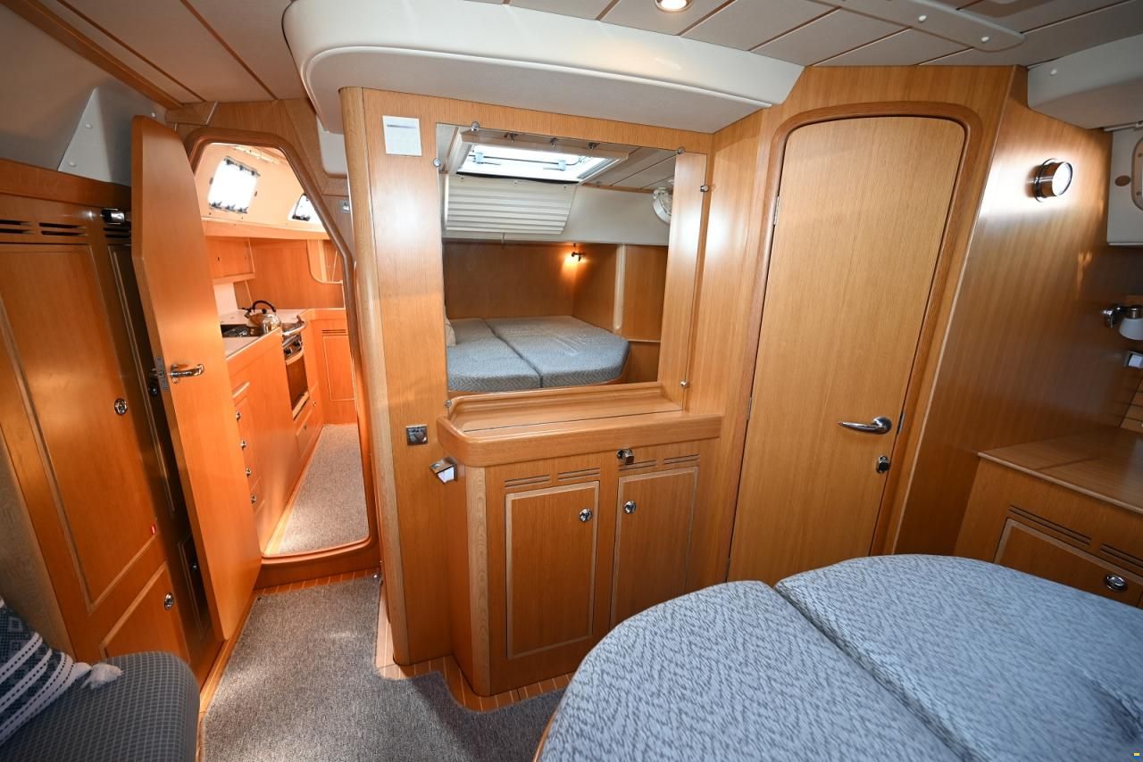 Hallberg-Rassy 44