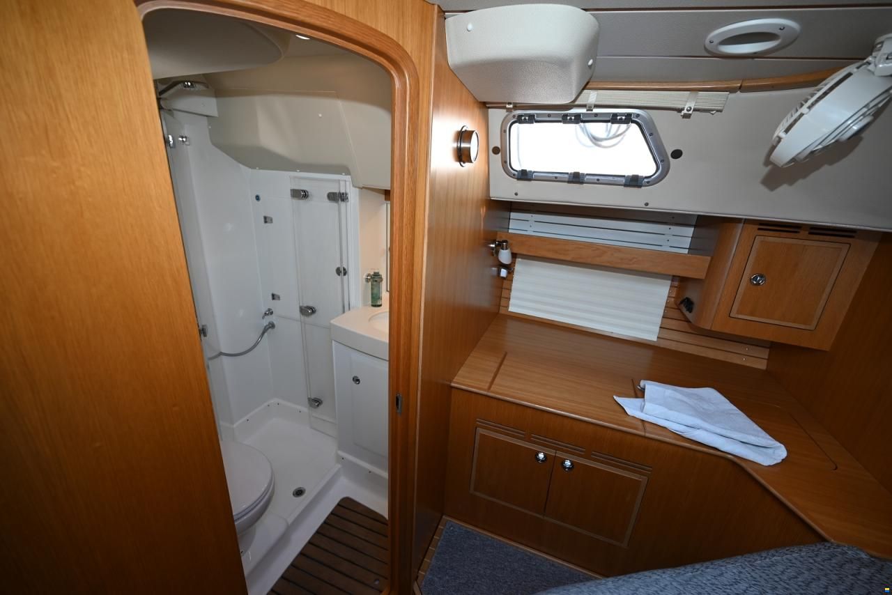 Hallberg-Rassy 44