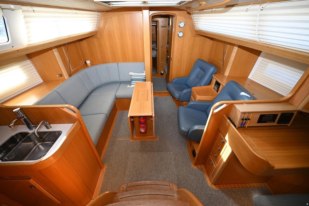 Hallberg-Rassy 44