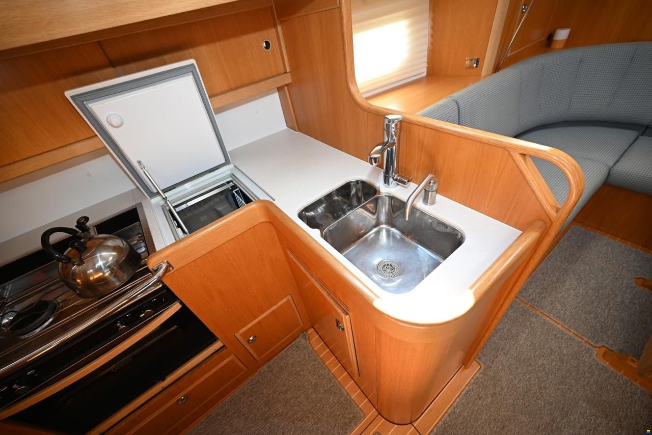 Hallberg-Rassy 44
