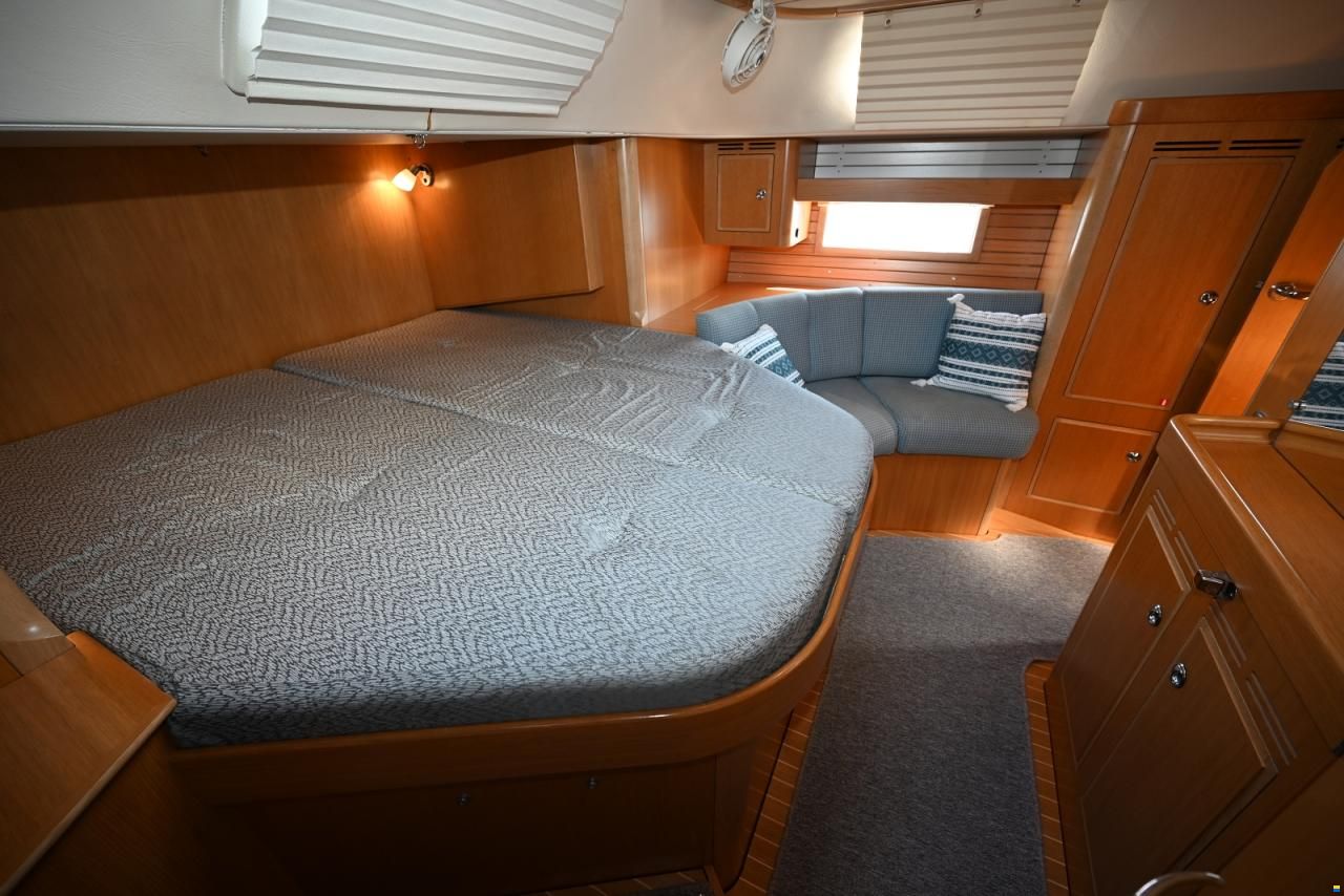 Hallberg-Rassy 44
