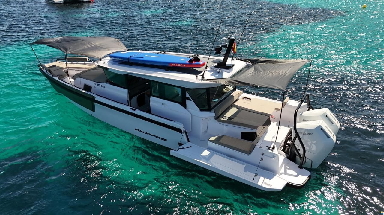 Axopar 38 XC Cross Cabin
