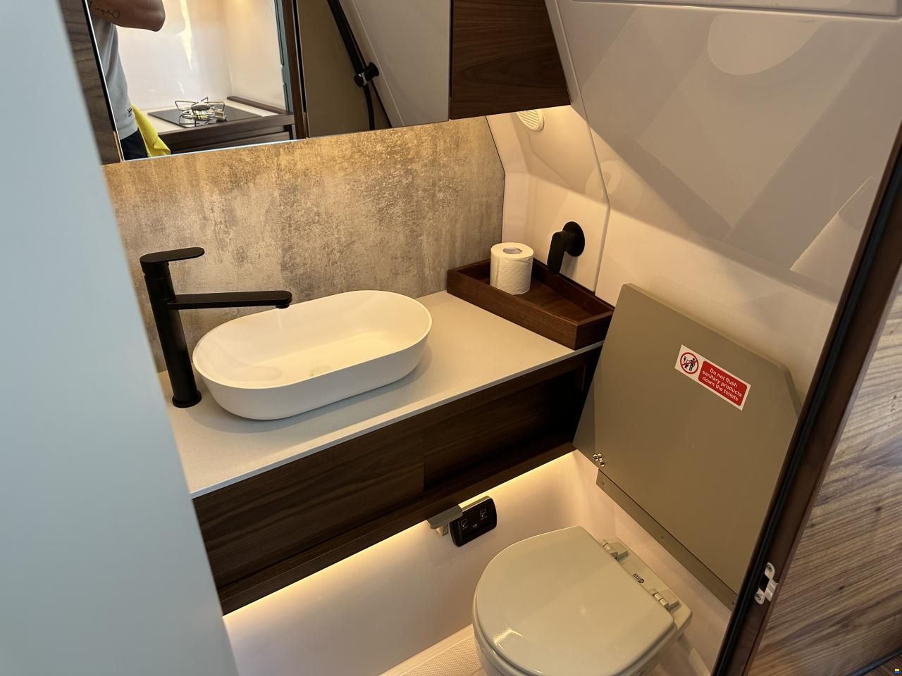 Axopar 38 XC Cross Cabin