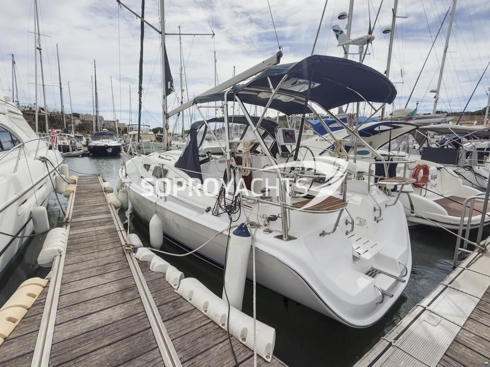 Hunter 33