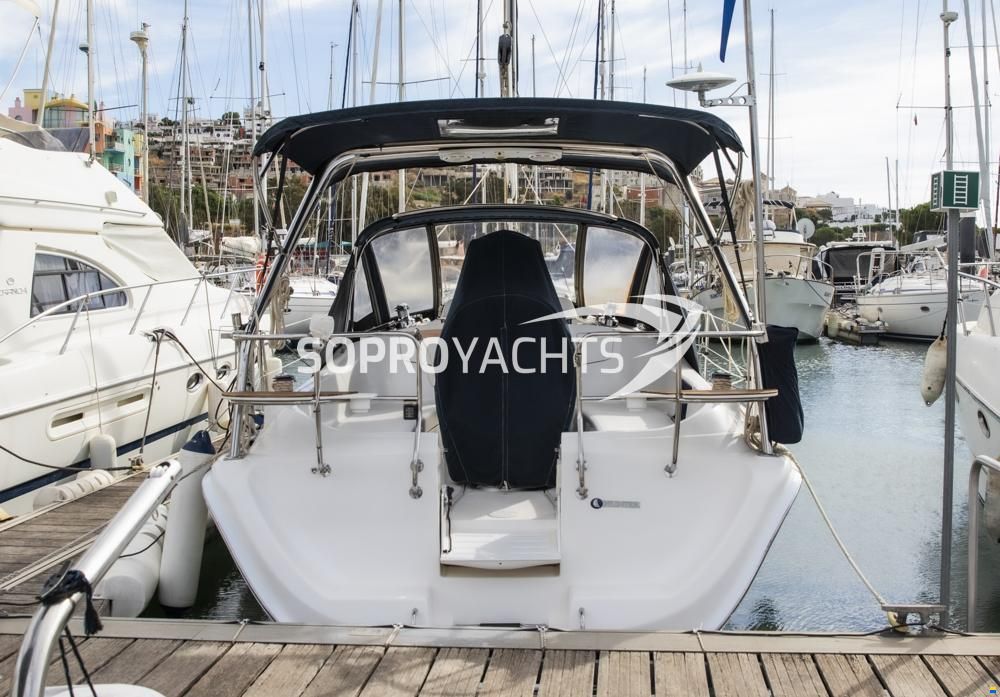Hunter 33