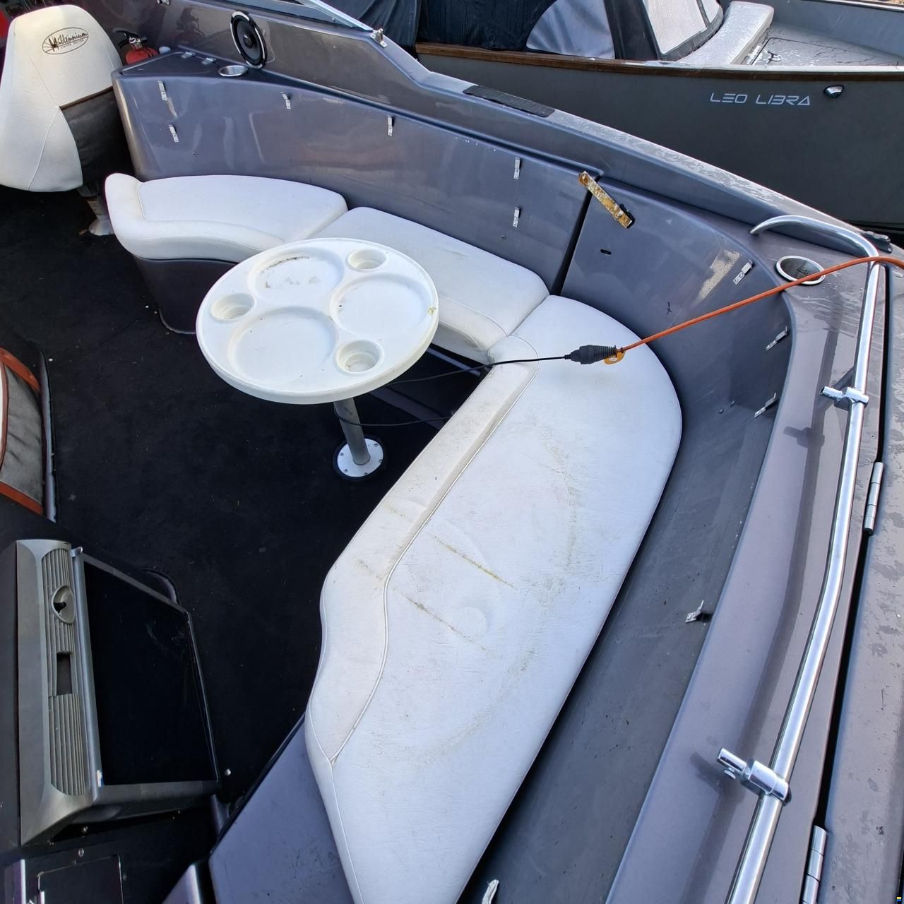Rinker Captiva CC 272