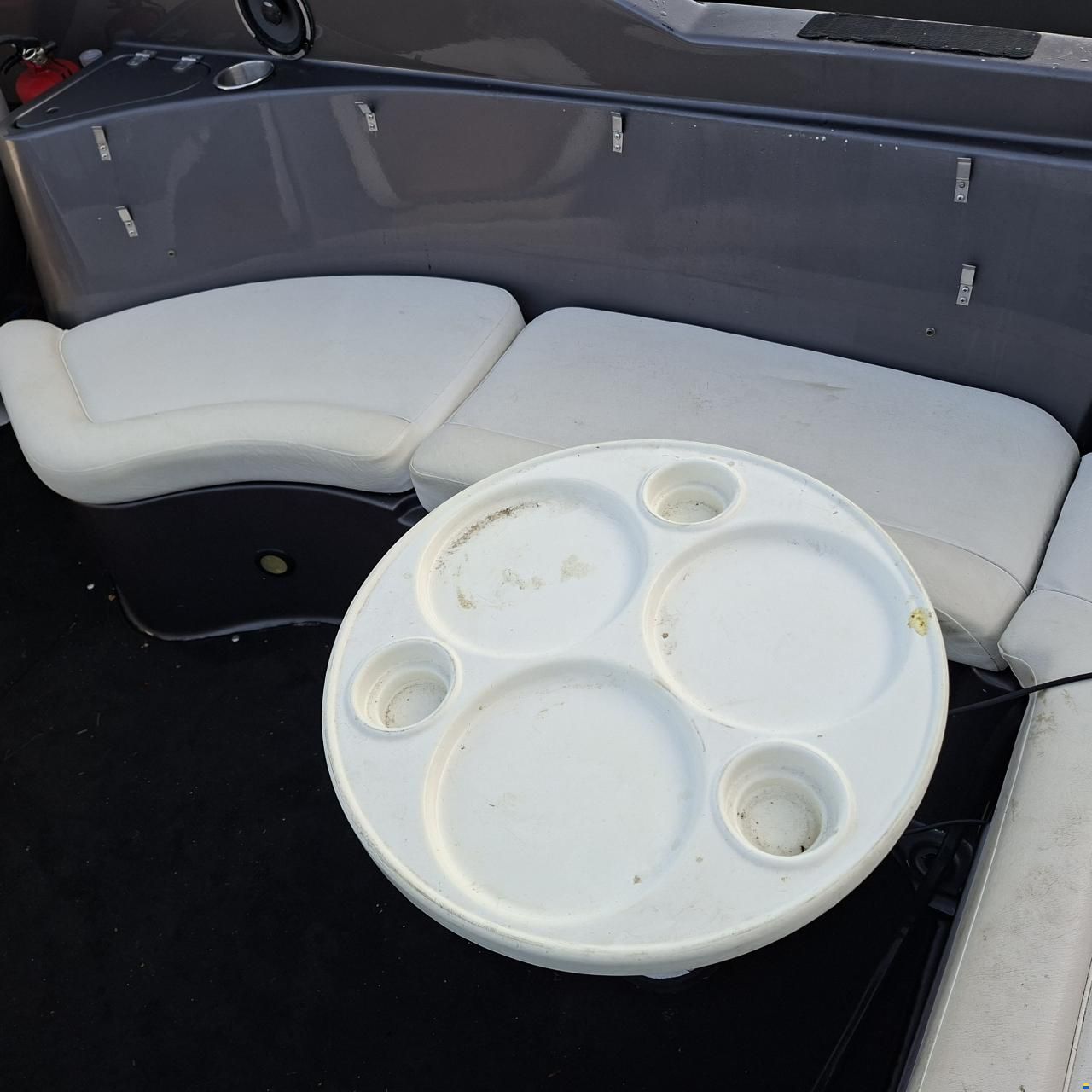 Rinker Captiva CC 272