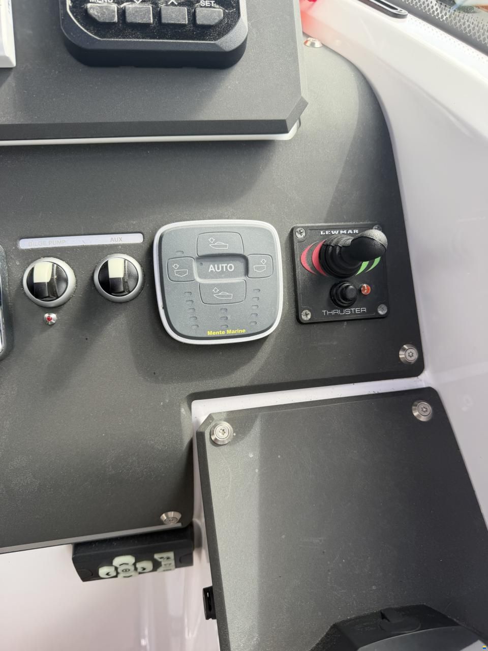 XO Boats 270 Cabin