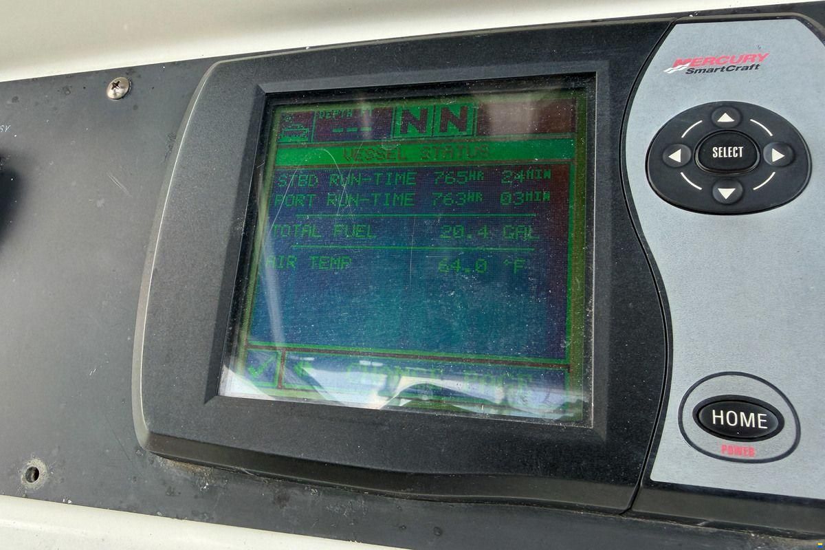 Boston Whaler 270 Outrage