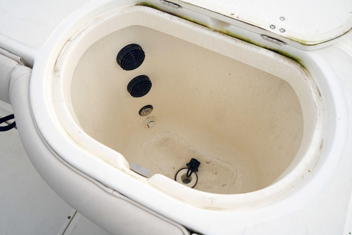 Boston Whaler 270 Outrage