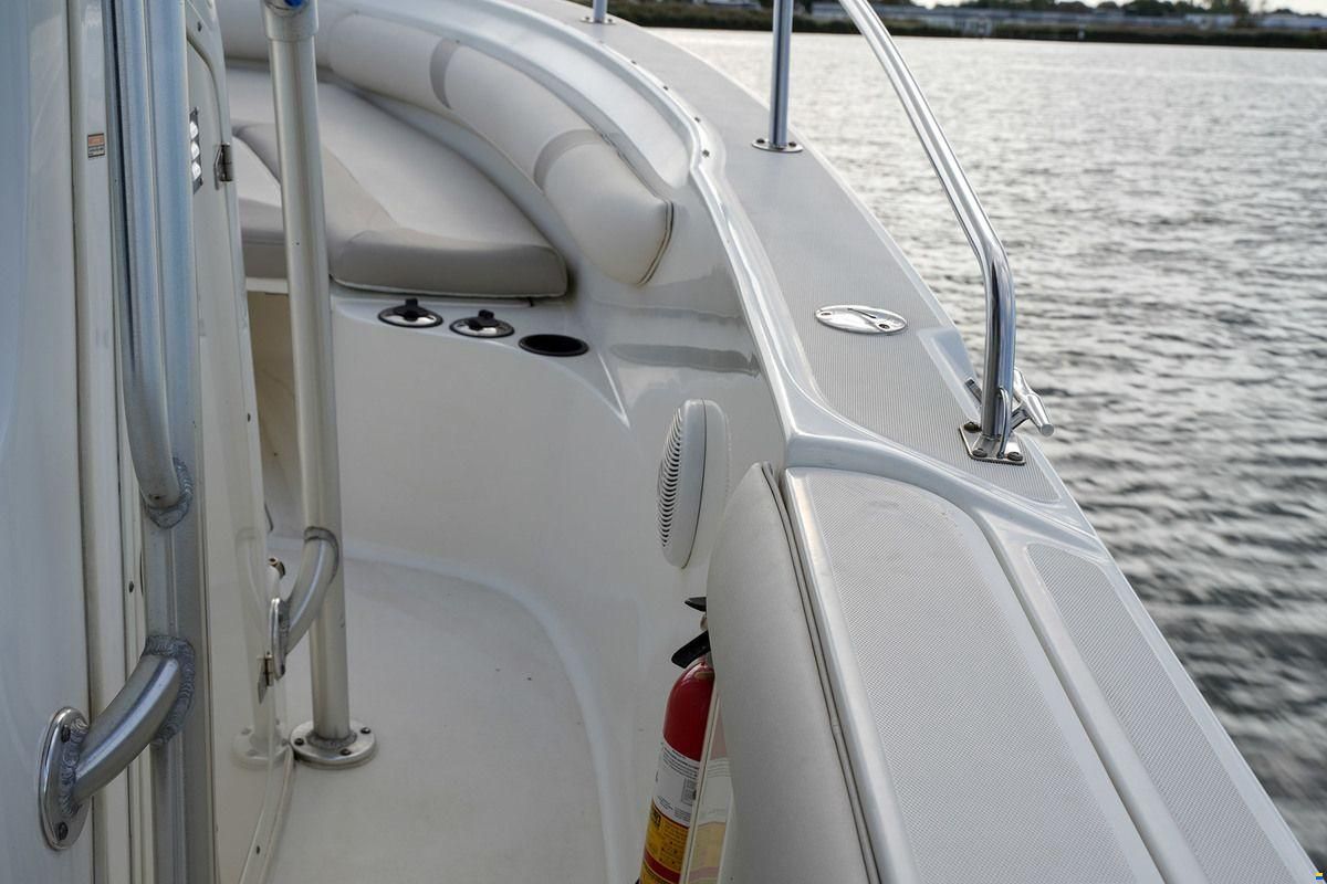Boston Whaler 270 Outrage