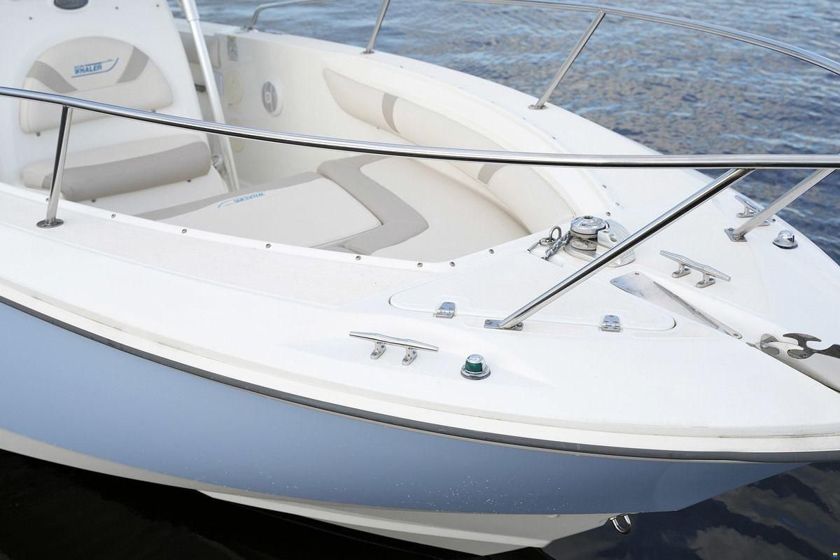 Boston Whaler 270 Outrage