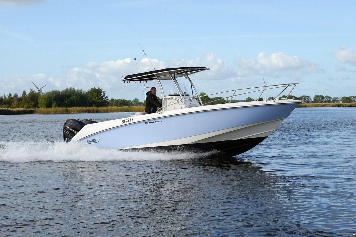 Boston Whaler 270 Outrage
