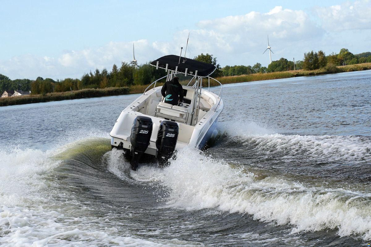 Boston Whaler 270 Outrage