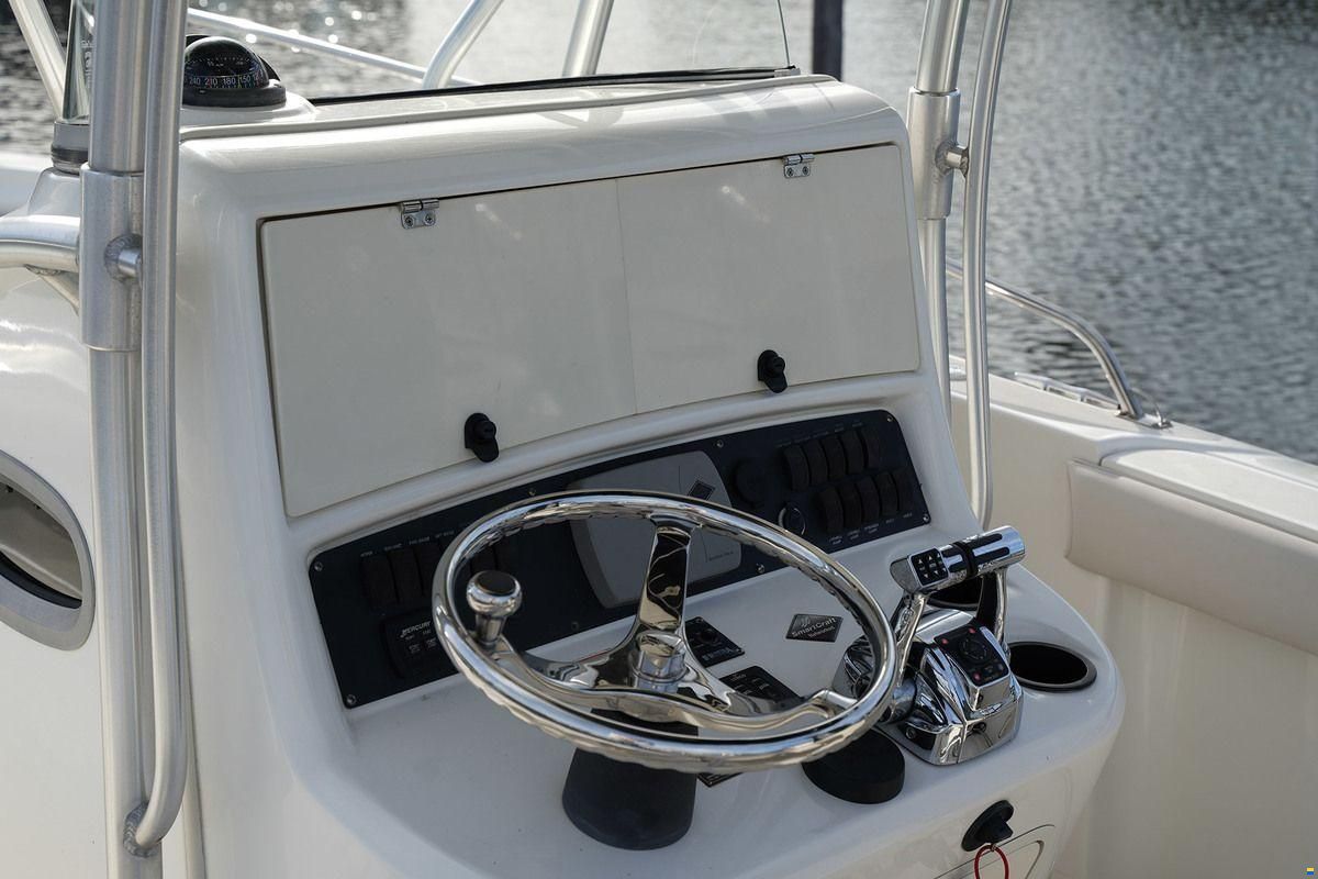 Boston Whaler 270 Outrage
