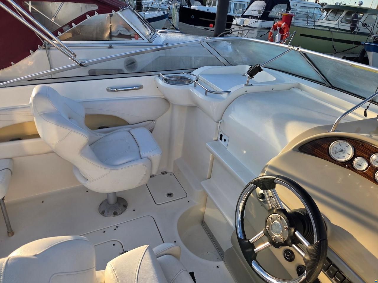 Larson 220 Cabrio Cuddy