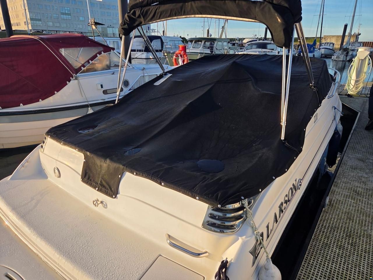 Larson 220 Cabrio Cuddy