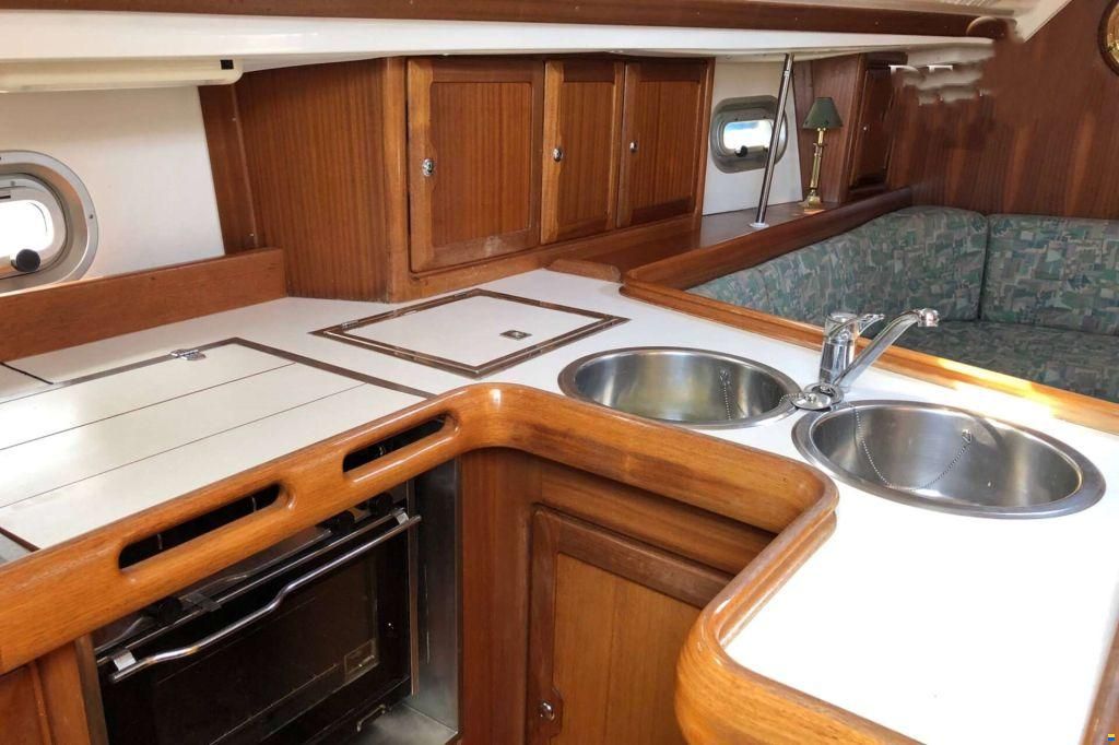 Bavaria 39