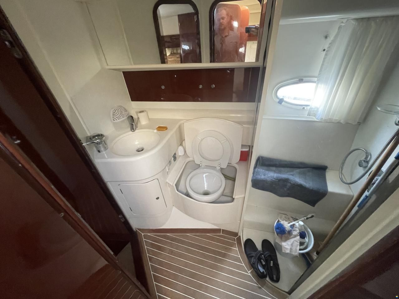 Princess V42