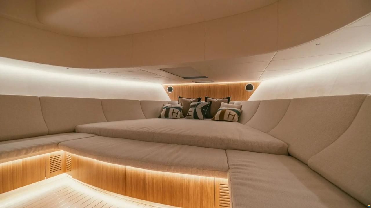 Cantieri Navali del Mediterraneo Contine