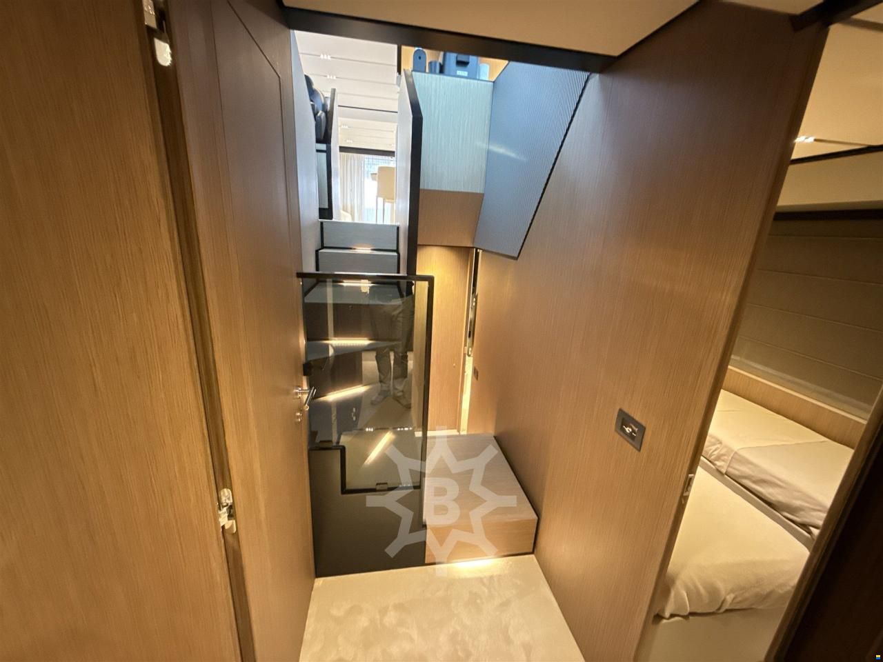 Ferretti 720