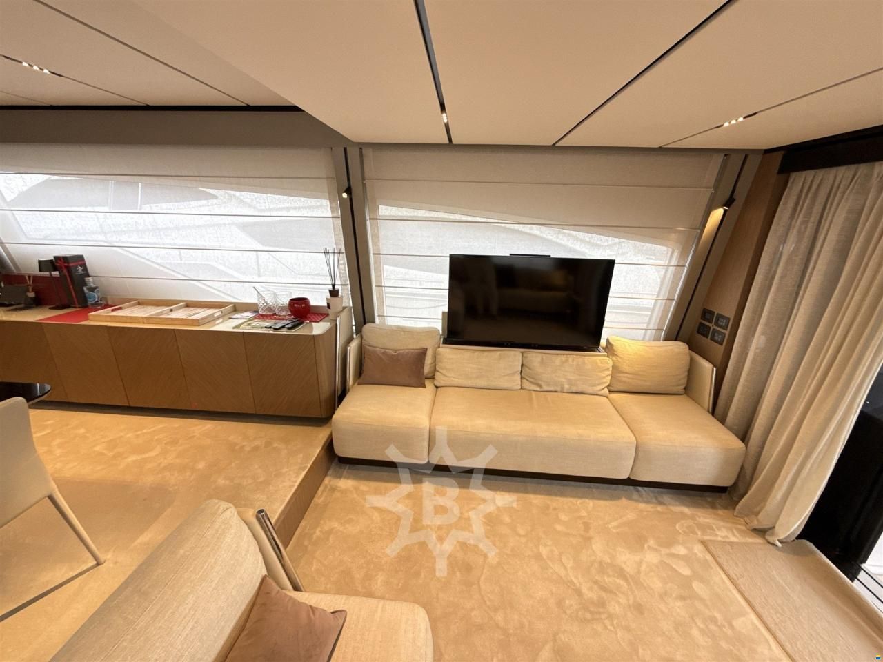 Ferretti 720