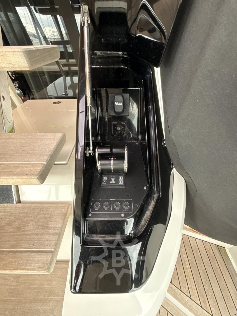 Ferretti 720