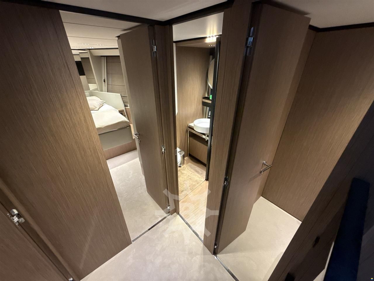 Ferretti 720